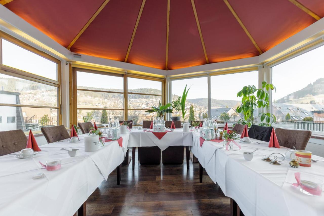 Panoramahotel Berghof Байрсброн Экстерьер фото