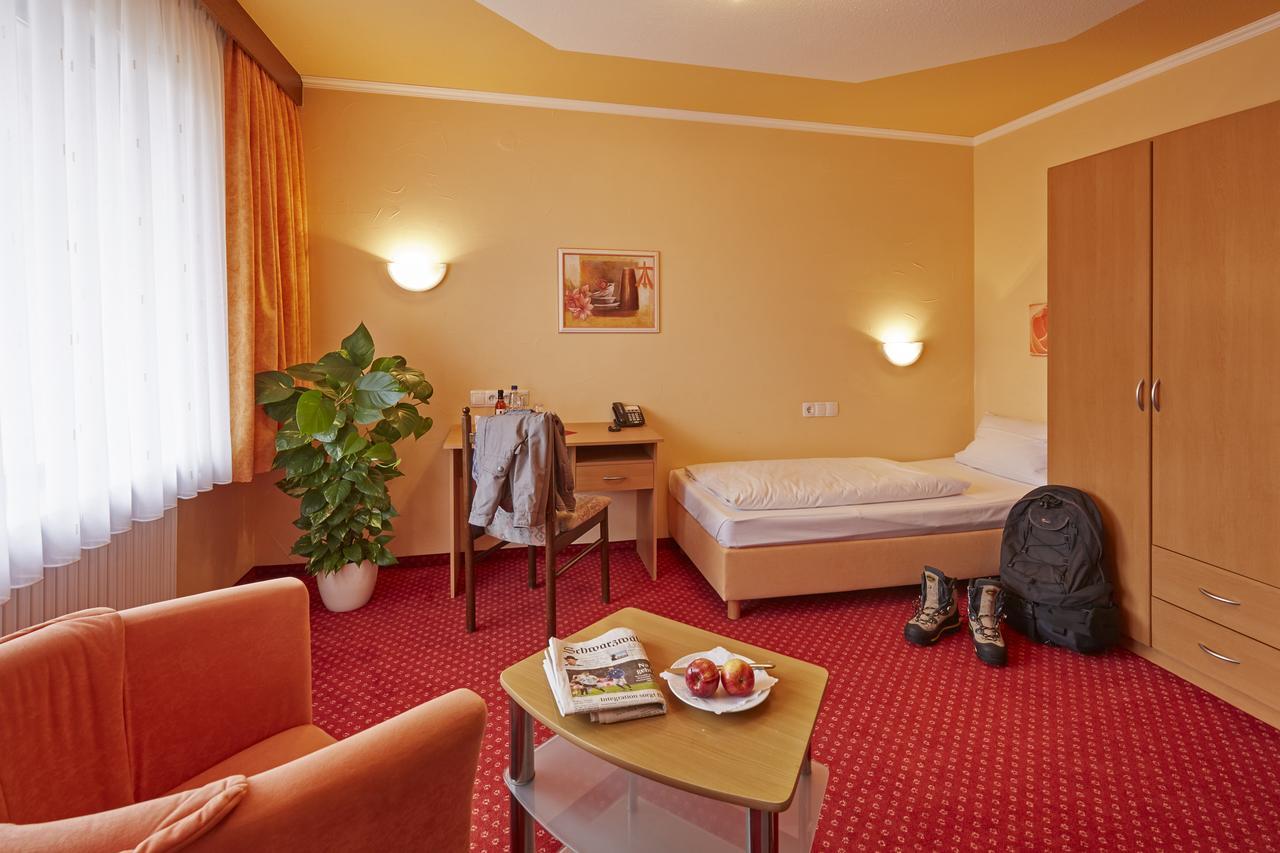 Panoramahotel Berghof Байрсброн Экстерьер фото